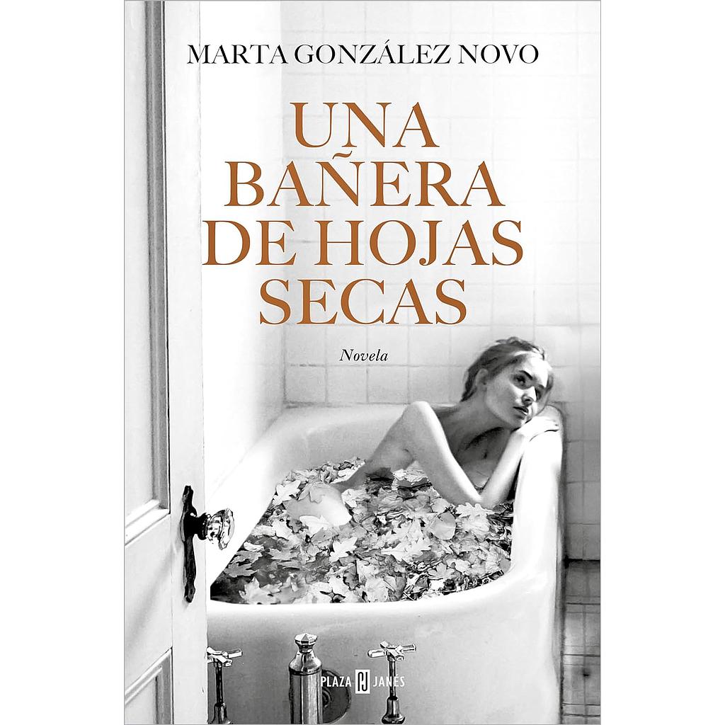 Una bañera de hojas secas